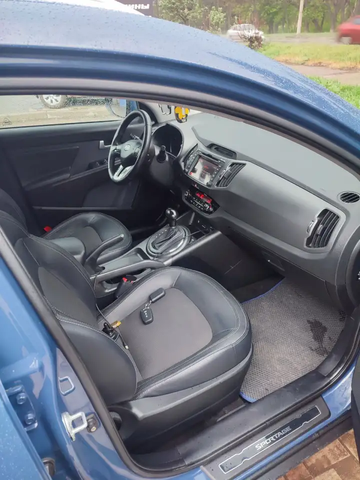 Продажа автомобиля Kia Sportage, фотография 2