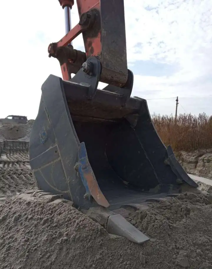 Усиленный ковш для экскаваторов Hitachi ZX470-3, фотография 2