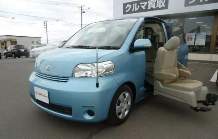 Toyota Porte хетчбек для водителя колясочника, фотография 1