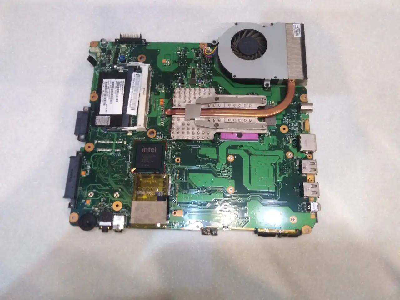 Toshiba Satellite A300 материнская плата, фотография 1