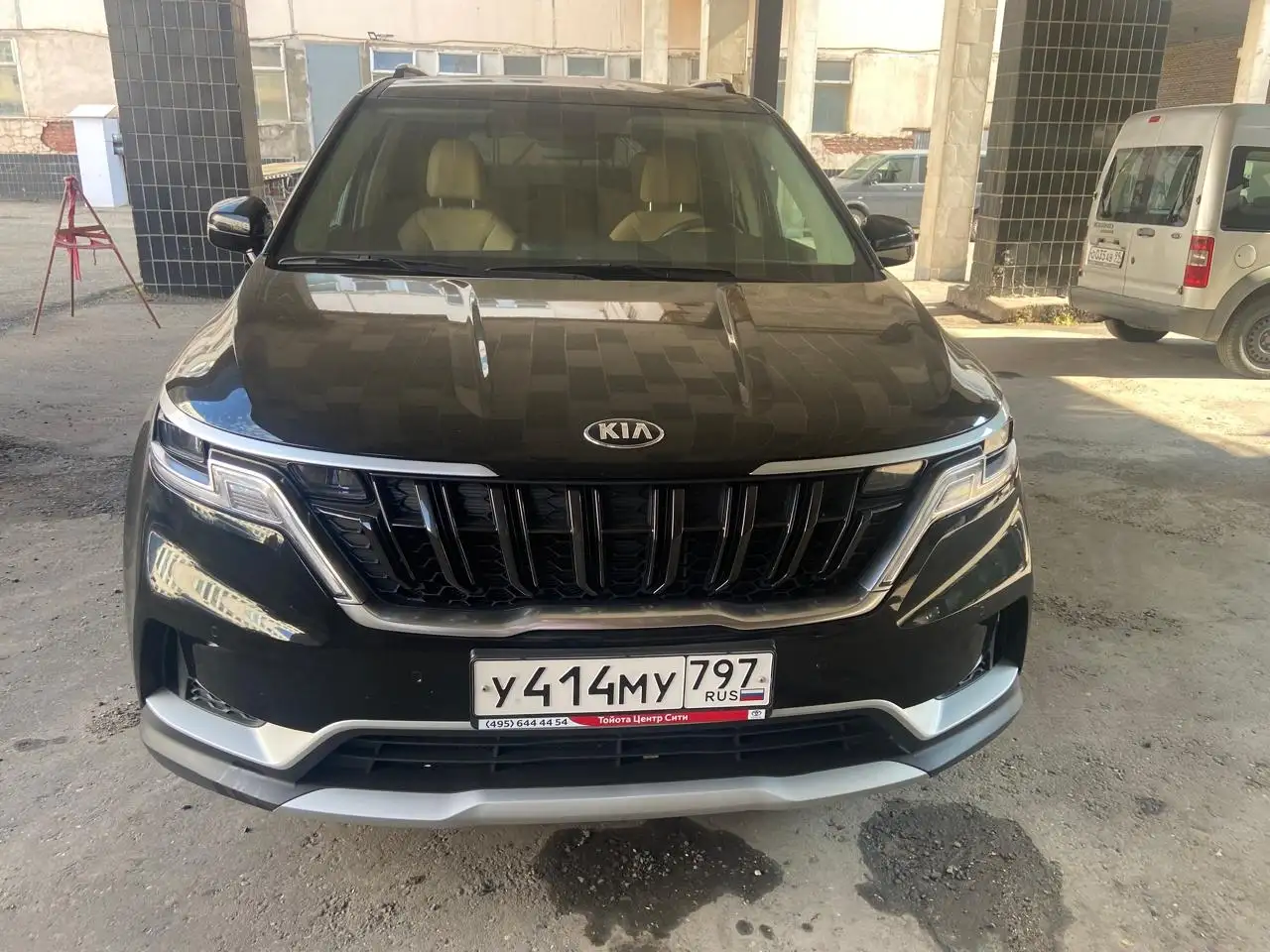 Автомобиль kia carnival 2021 г.в., фотография 1