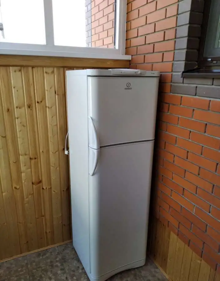 Холодильник-морозильник Indesit RA36G, фотография 1