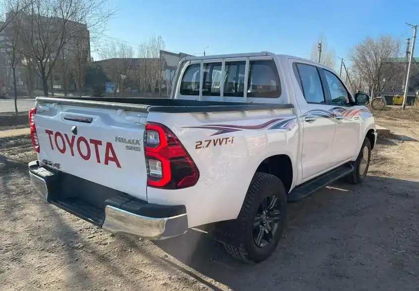 Toyota Hilux, 2022, фотография 4