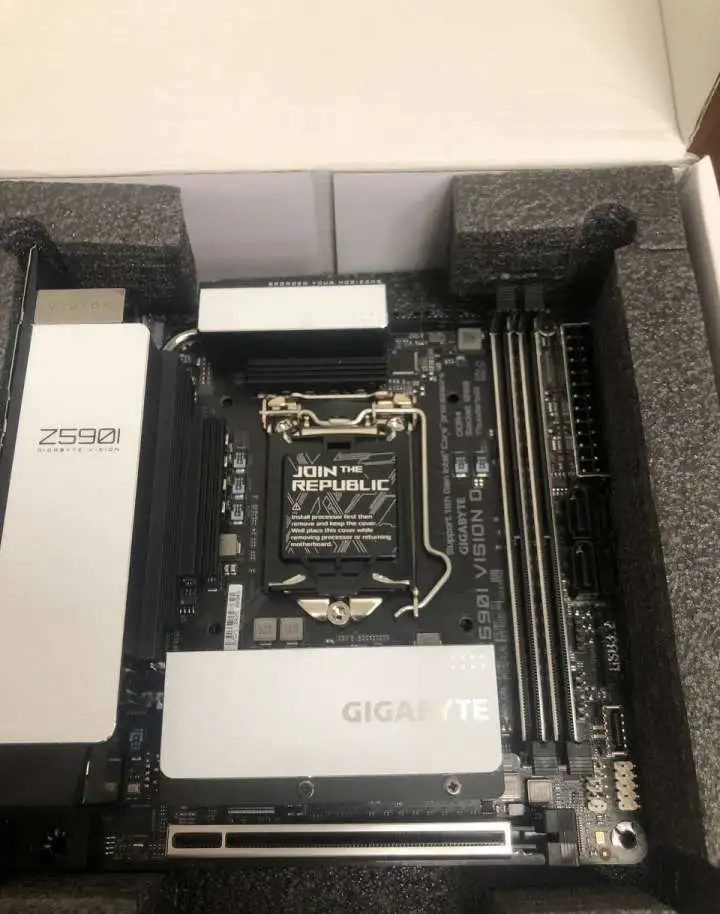 GIGABYTE Z590I VISION D, фотография 1