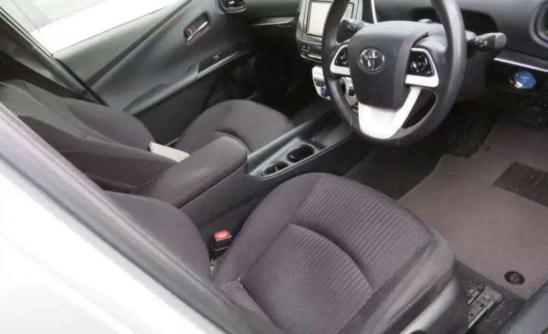 TOYOTA PRIUS ZVW50 2017 Г ПРОДАЕТСЯ В ОТЛИЧНОМ СОСТОЯНИИ С АУКЦИОНОВ ЯПОНИИ ПОД ЗАКАЗ, фотография 13