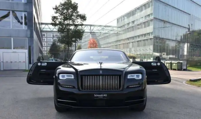 Rolls-Royce Dawn Black Badge 2017 года выпуска, фотография 2