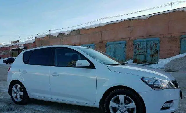 продам kia ceed 2012 года, фотография 5
