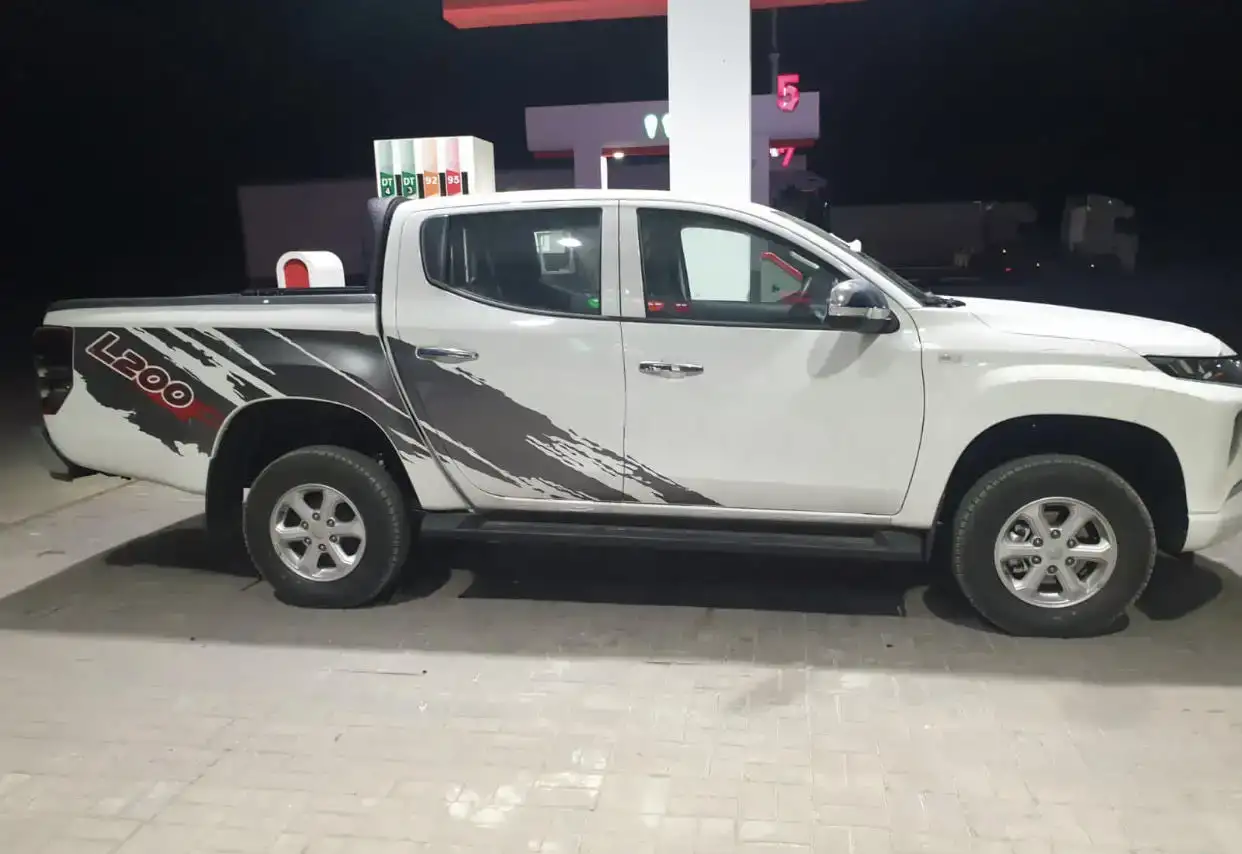 Mitsubishi L200, фотография 1